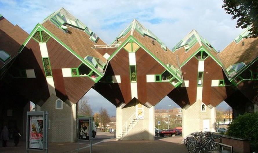 10 Strangest Buildings 