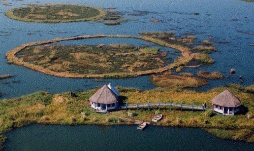 Floating Islands in Loktak Lake most beautiful places in India