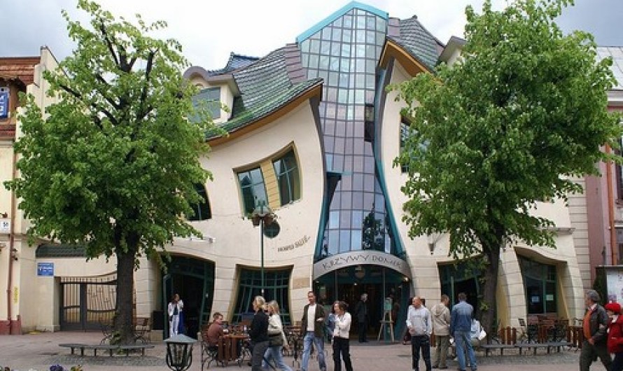 10 Strangest Buildings 