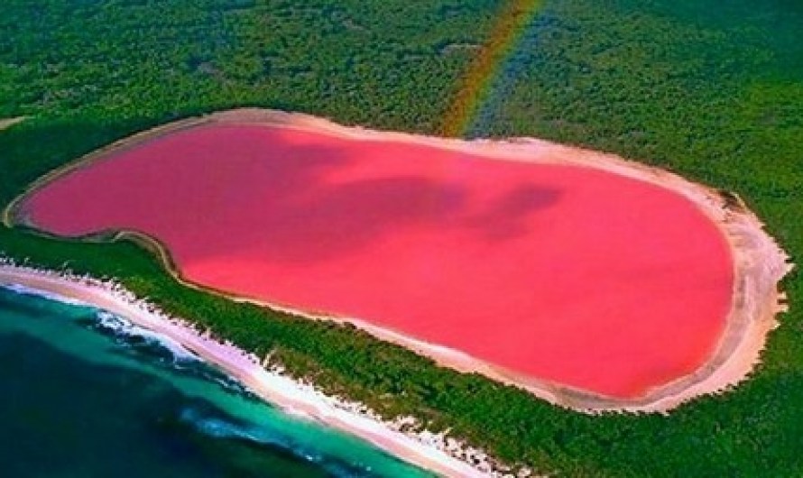 Lake Hillier Australia