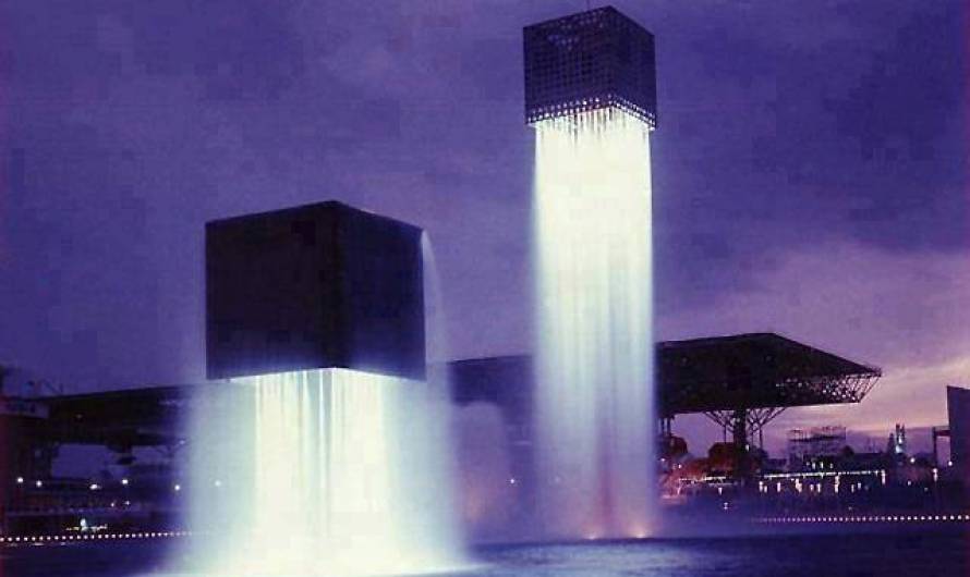 Nine Floating Fountains - Osaka, Japan