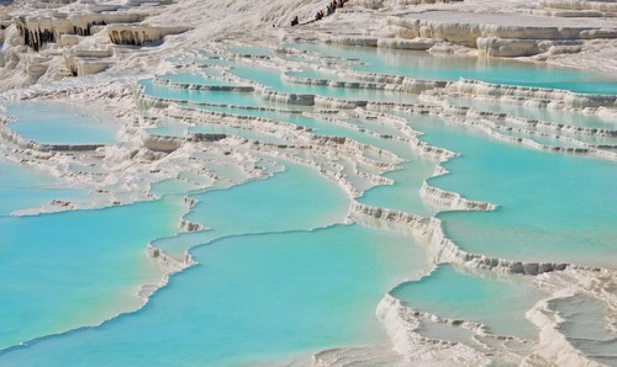 Natural Infinity Pools in the World