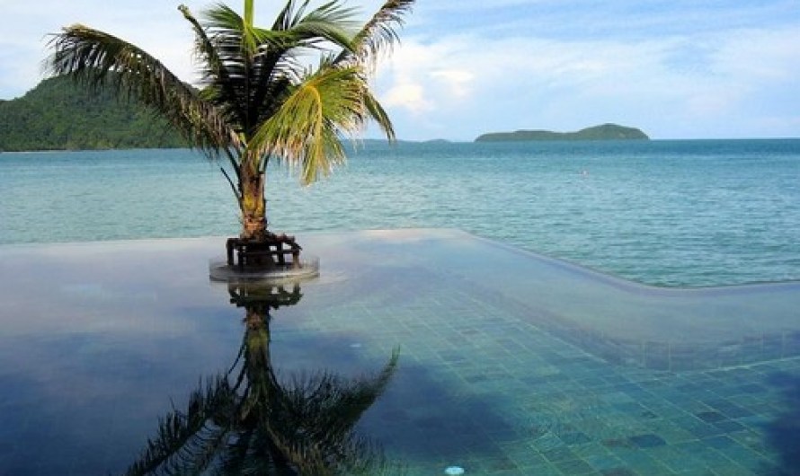 10 Stunning Infinity Pools