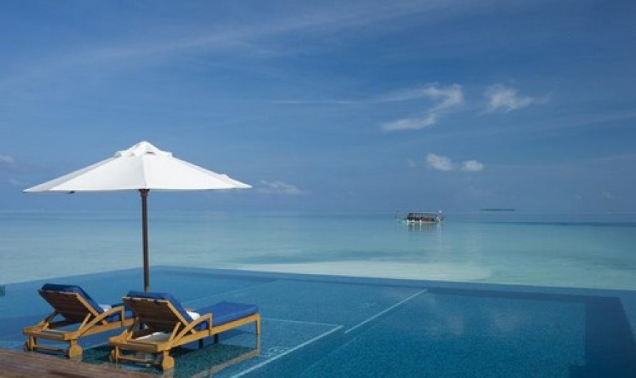 10 Stunning Infinity Pools