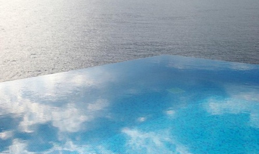 10 Stunning Infinity Pools