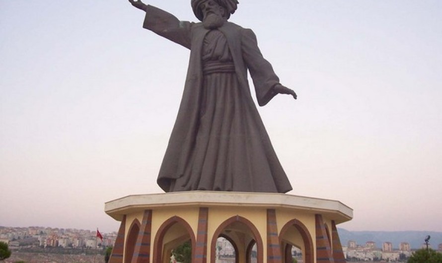 the statue of Mevlana Rumi